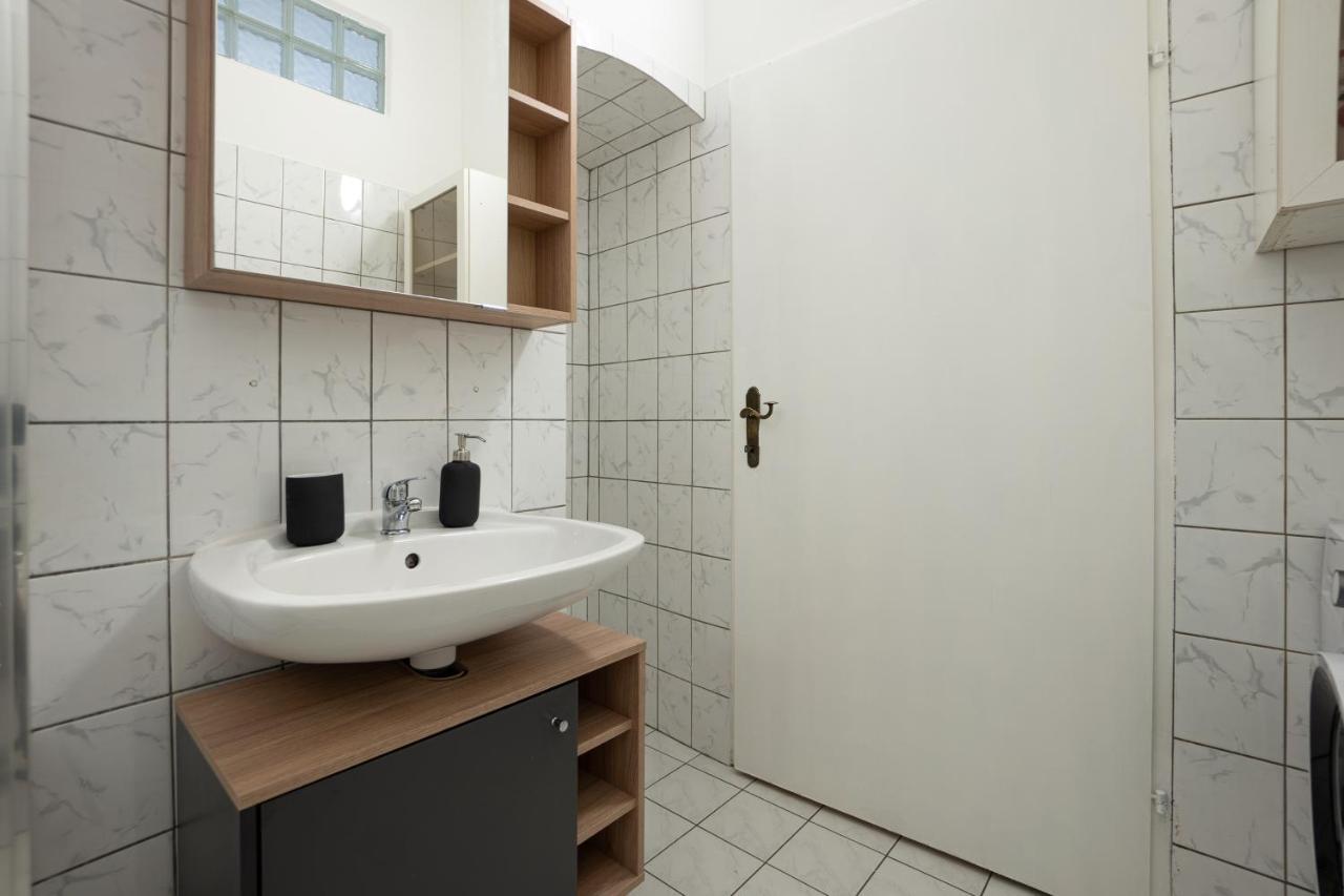 Lovely 2-Bedroom Apartment Next To Praterstern 维也纳 外观 照片